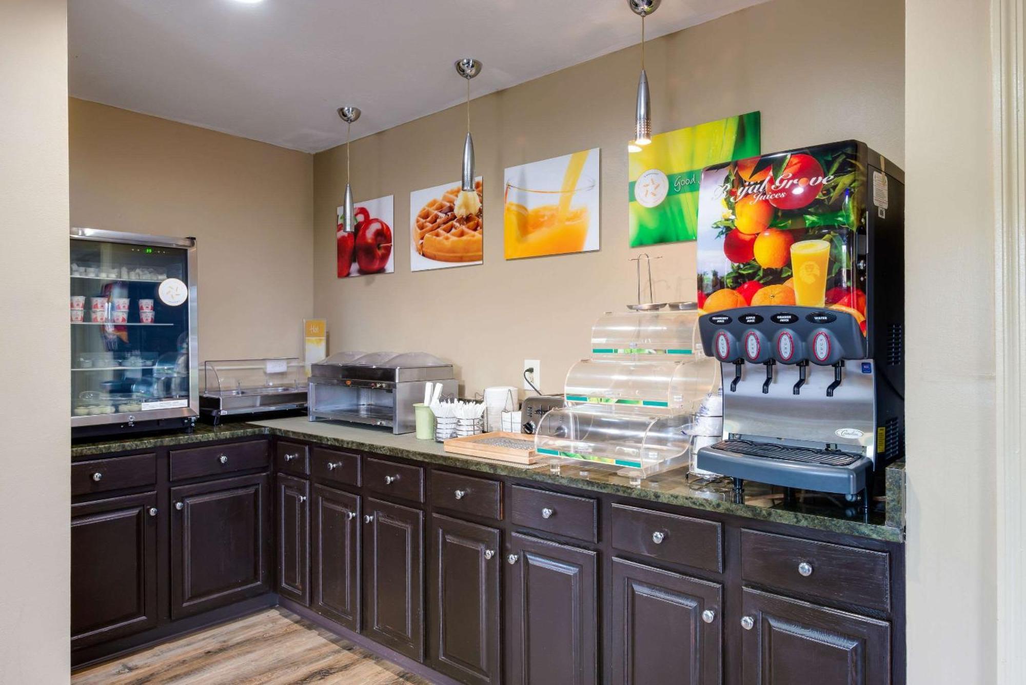 Quality Inn & Suites רוקינגהם מראה חיצוני תמונה