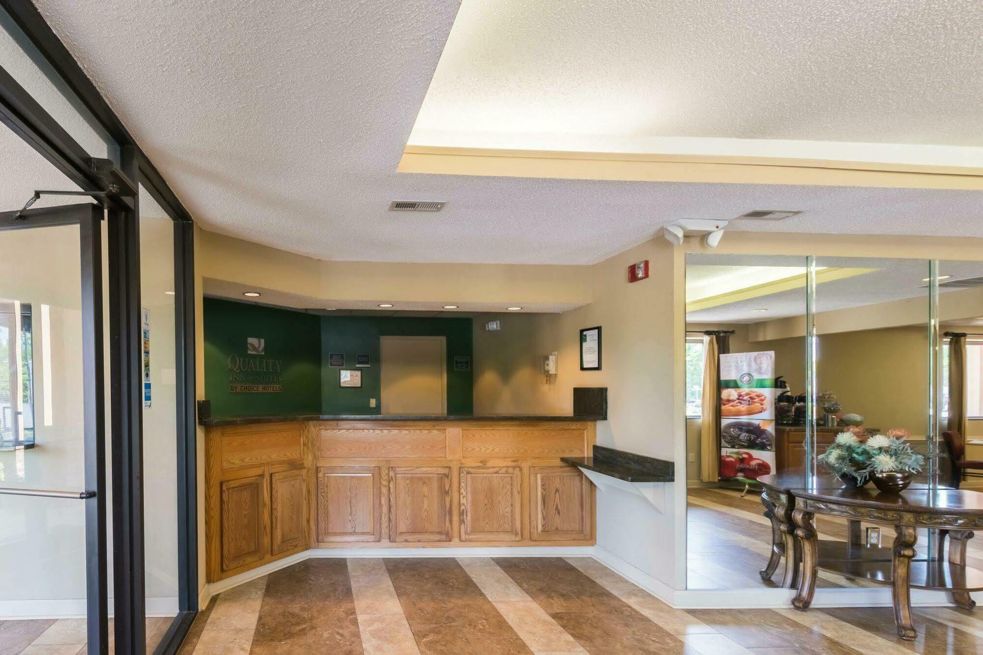 Quality Inn & Suites רוקינגהם מראה חיצוני תמונה