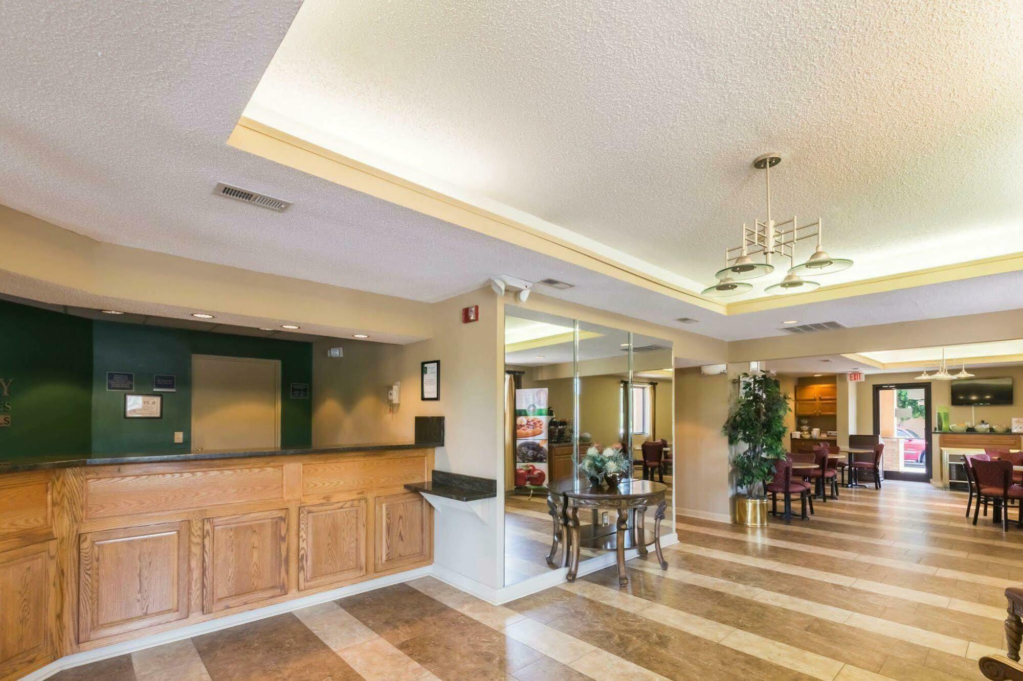 Quality Inn & Suites רוקינגהם מראה חיצוני תמונה