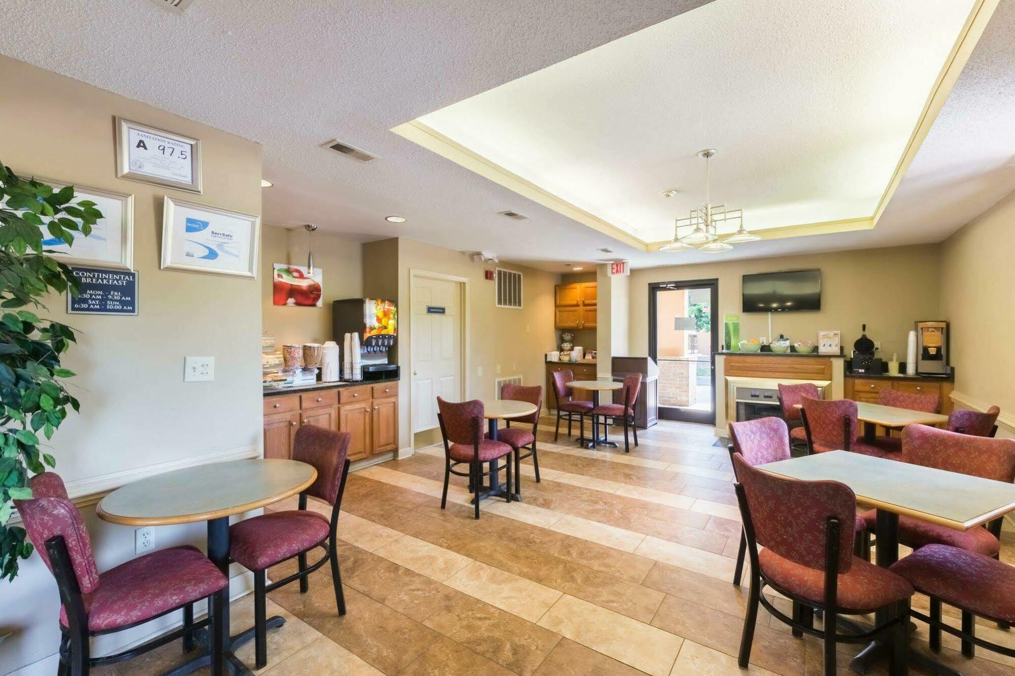 Quality Inn & Suites רוקינגהם מראה חיצוני תמונה