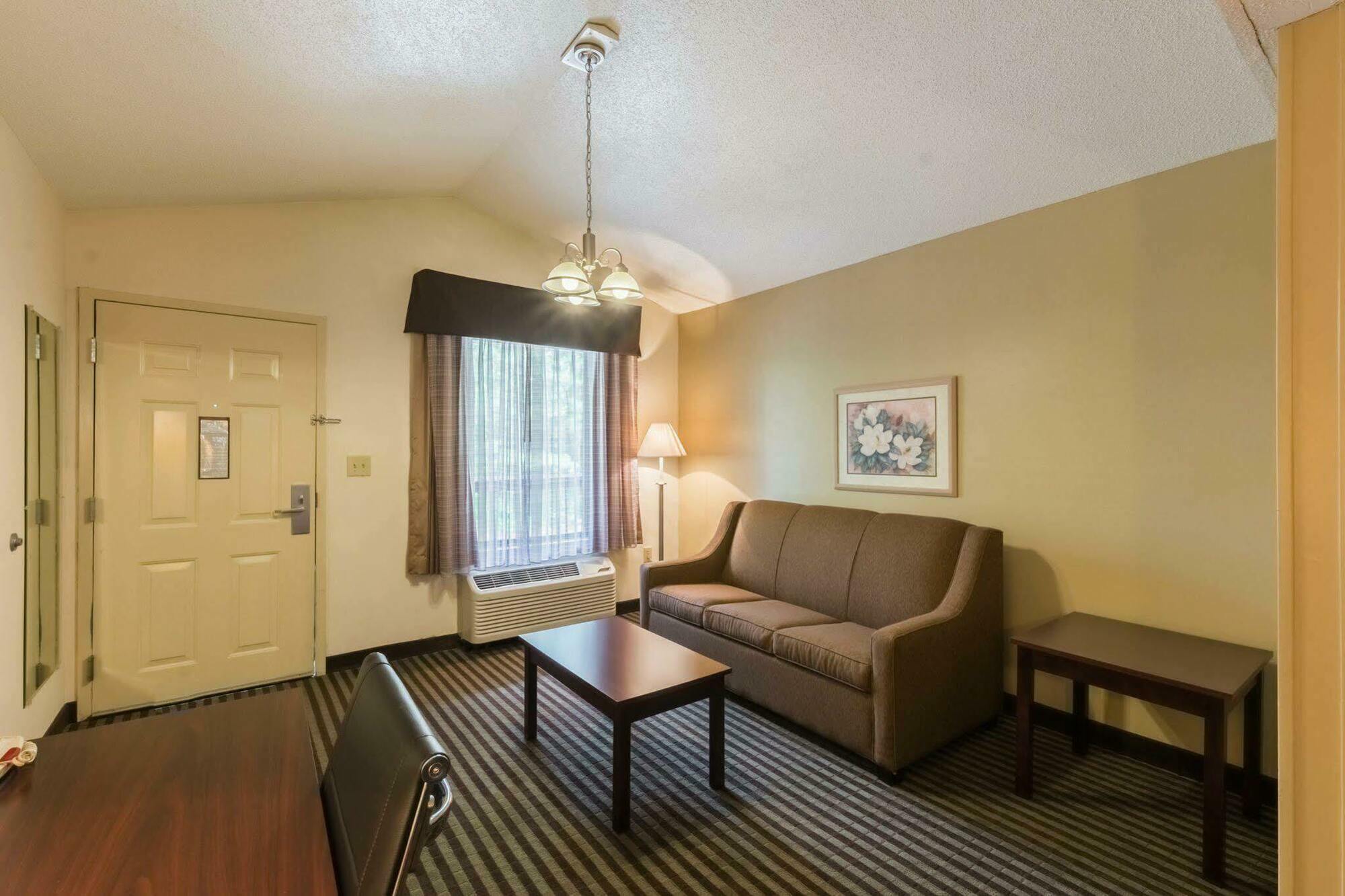 Quality Inn & Suites רוקינגהם מראה חיצוני תמונה